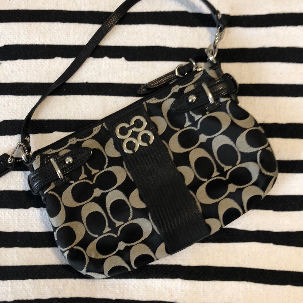 ✨Coach Black & Grey wristlet✨